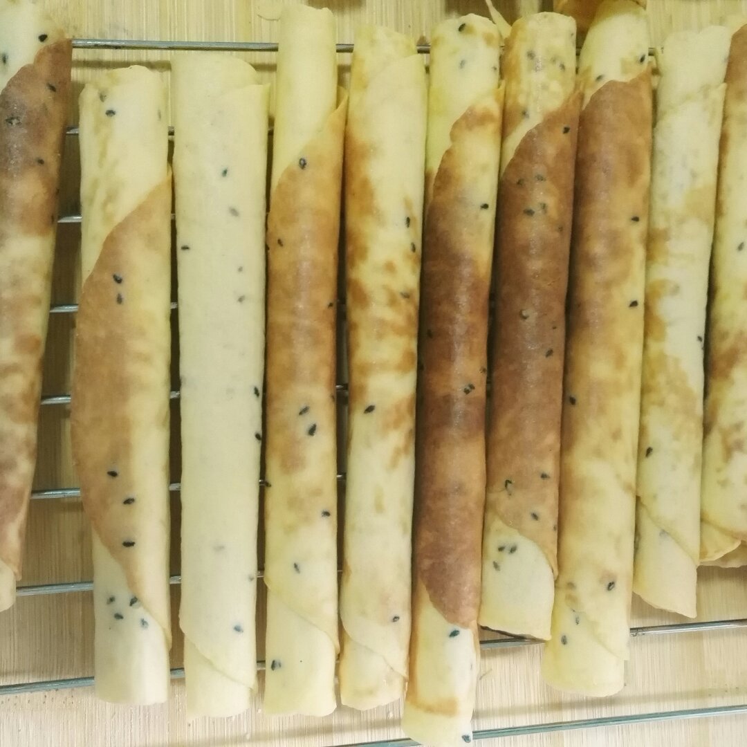 芝麻香酥蛋卷（视频食谱）