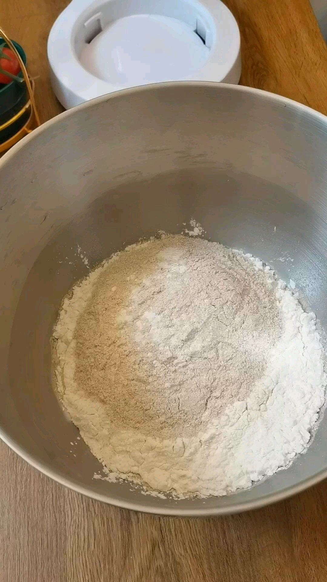 纯奶手撕吐司的做法 步骤1