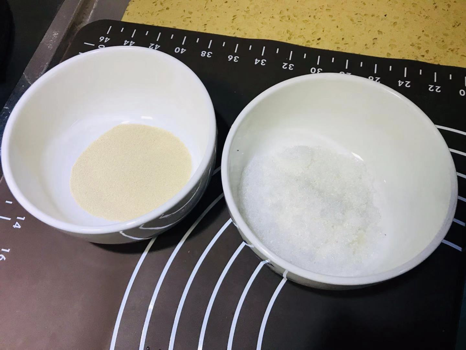 纯奶手撕吐司的做法 步骤1