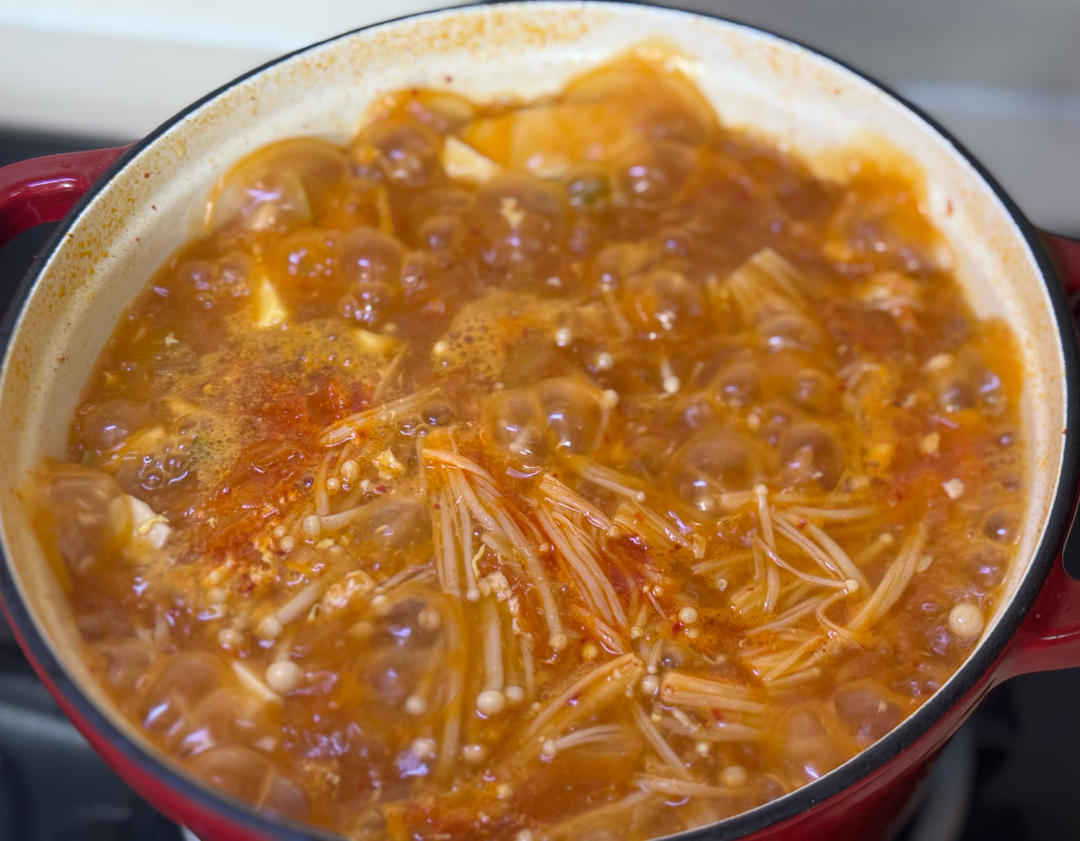 韩式泡菜豆腐锅/辣白菜豆腐汤