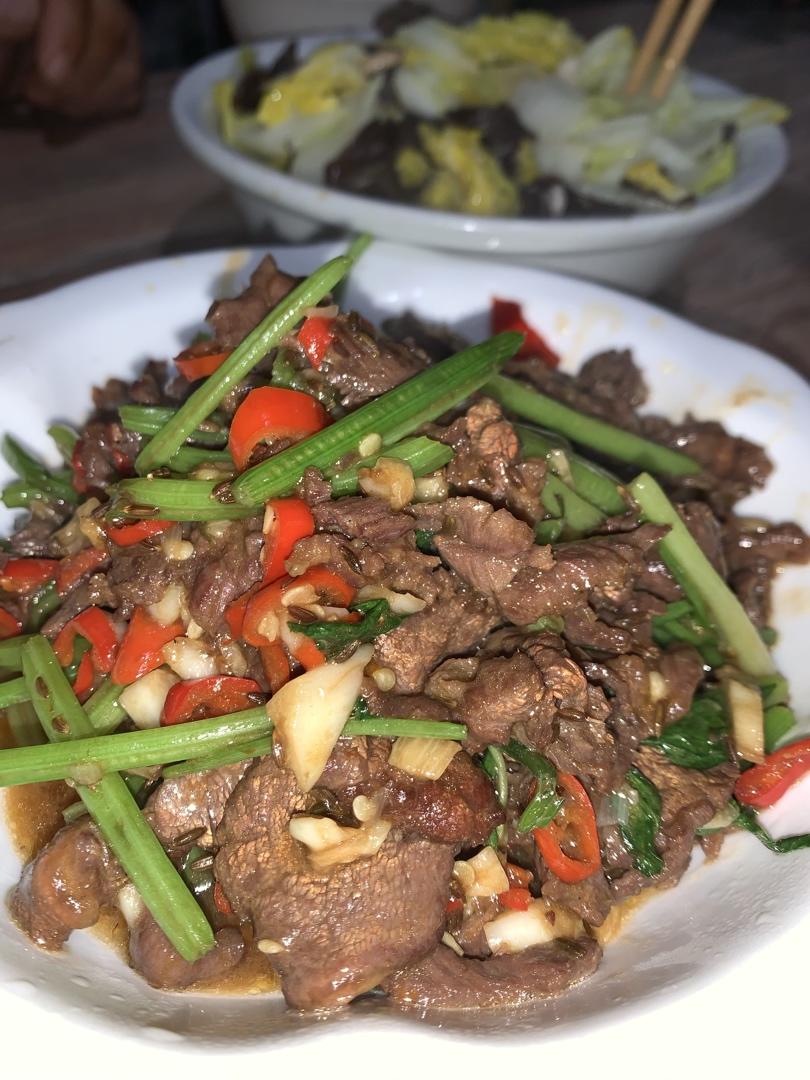 小炒牛肉（肉嫩味香）