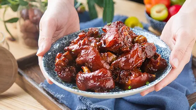 糟香浓郁：红糟肉方专业复刻菜谱