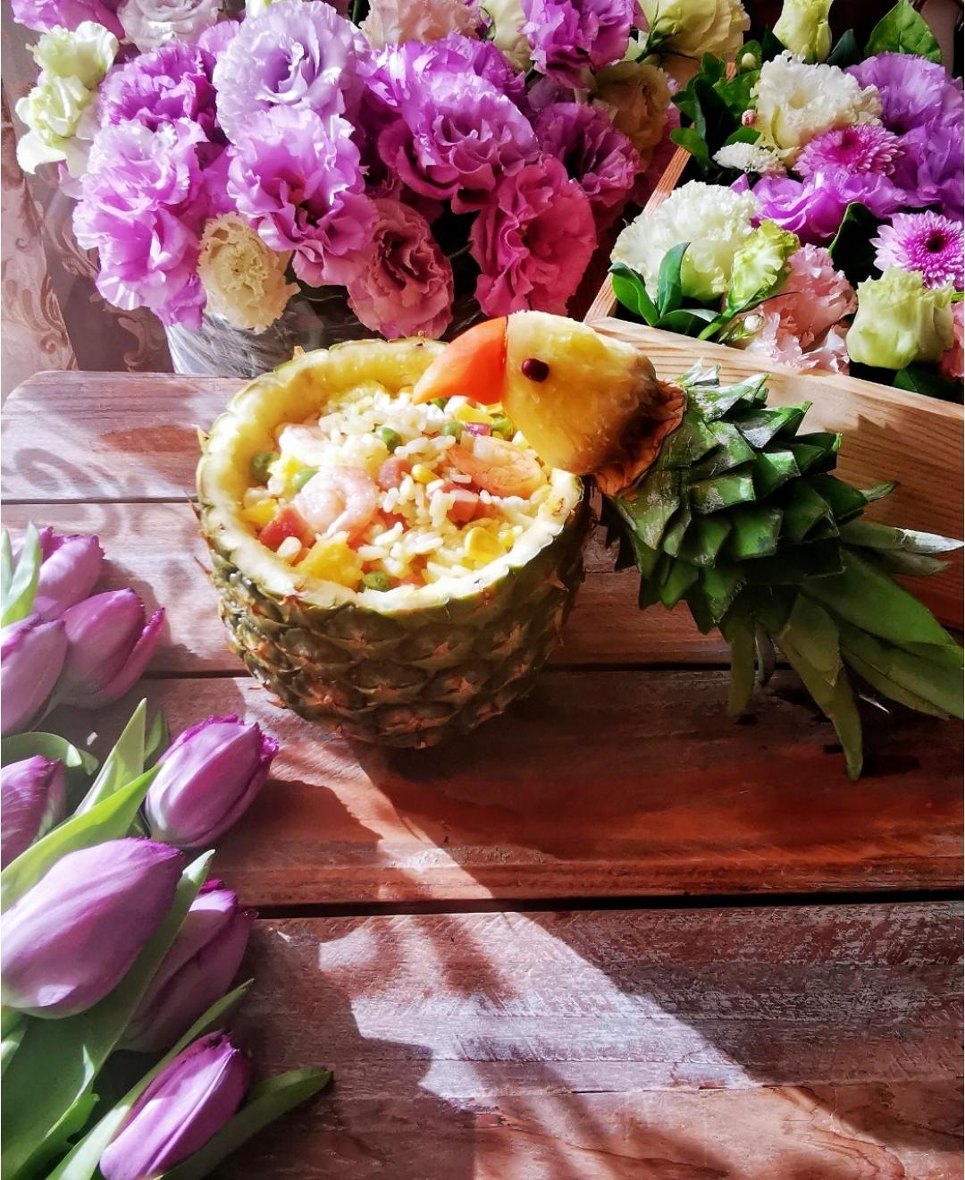 鸟语花香菠萝炒饭
