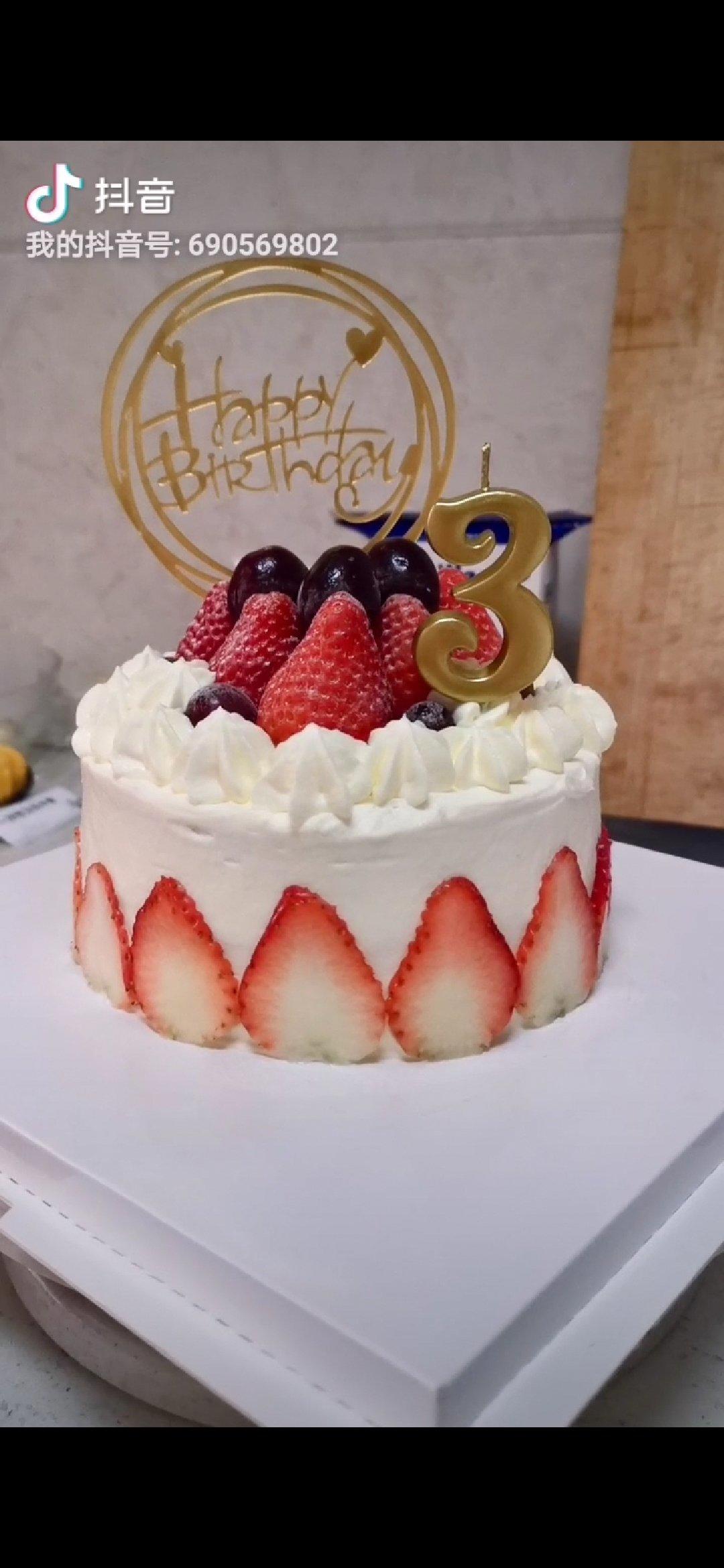 六、八、十寸戚风蛋糕
不回缩 不收腰