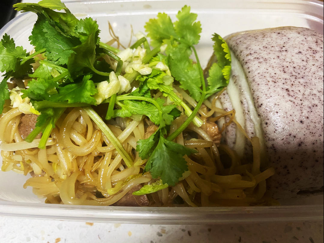 肉炒黄豆芽