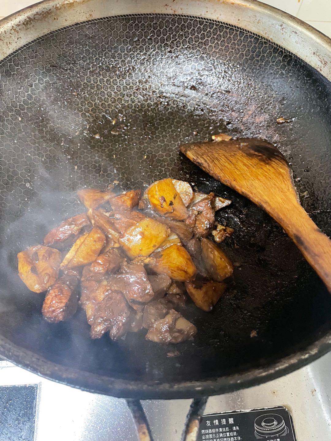 红烧肉炖土豆（丝毫不腻）