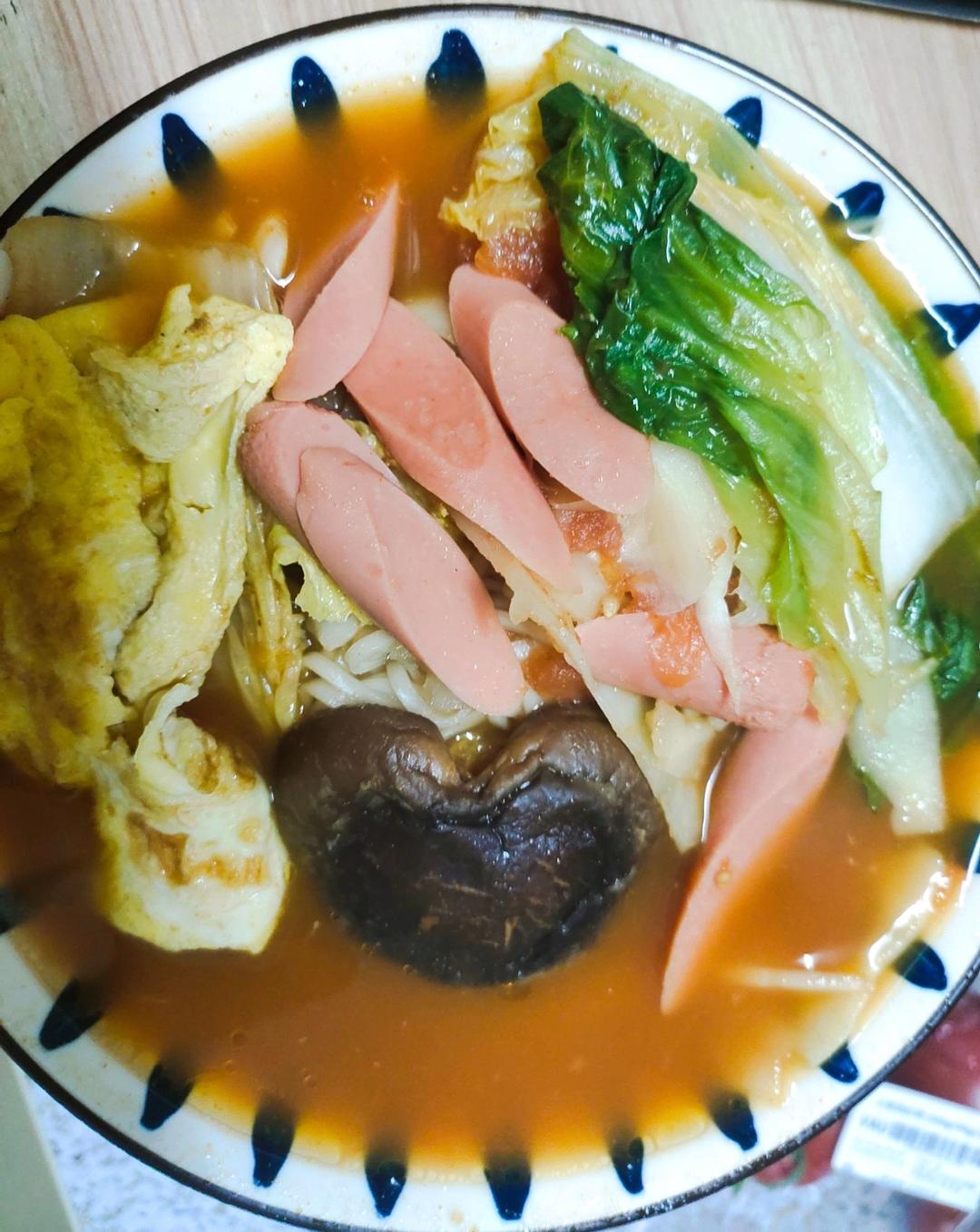 五分钟搞定❗️好吃到舔盘茄汁火腿鸡蛋焖面
