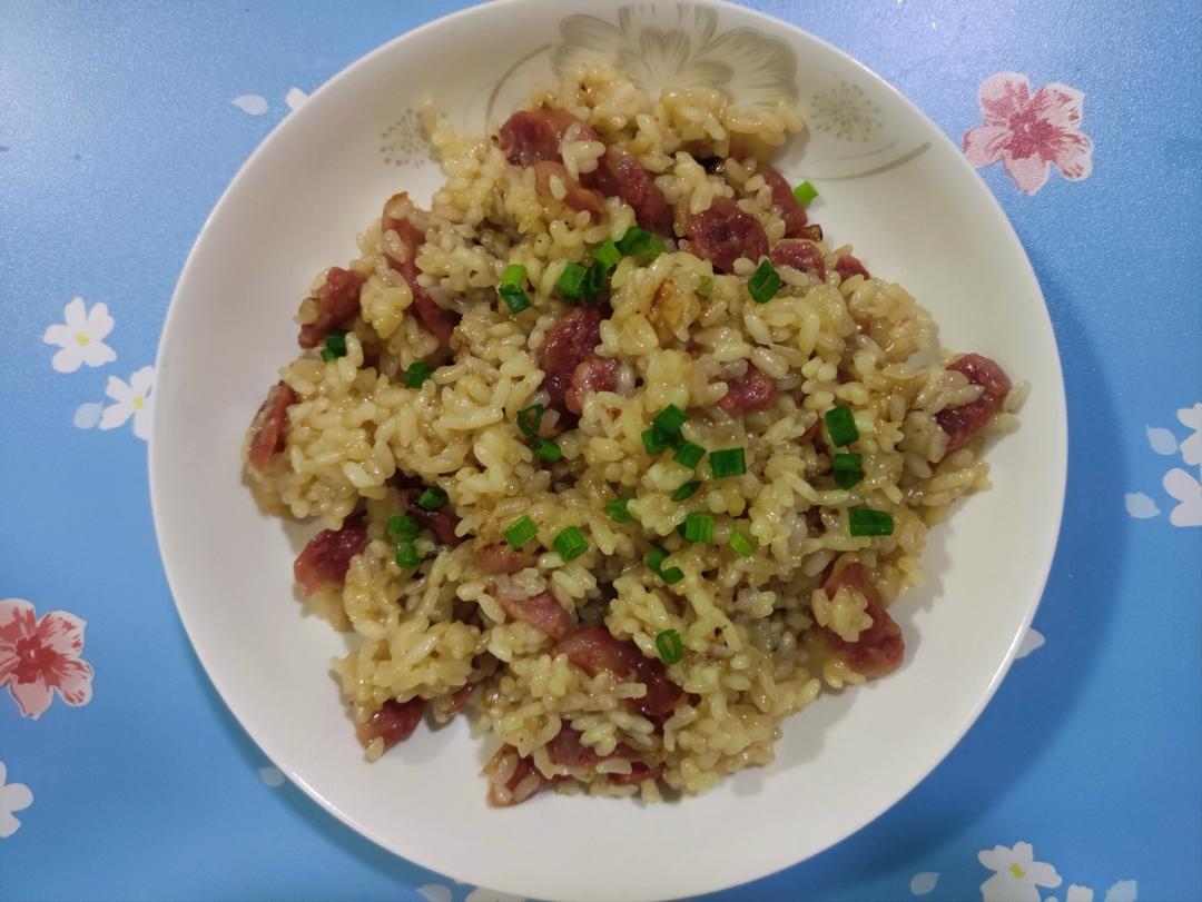 广式腊肠之煲仔饭