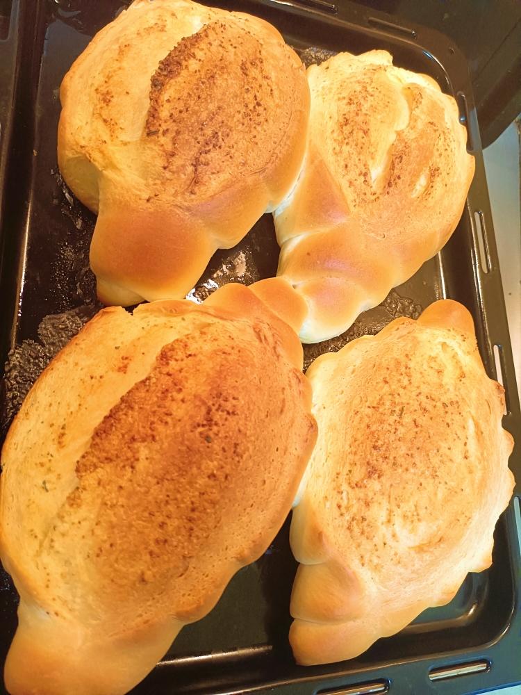 欧芹蒜香罗宋包