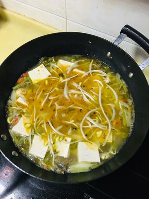酸菜豆腐鱼的做法 步骤4