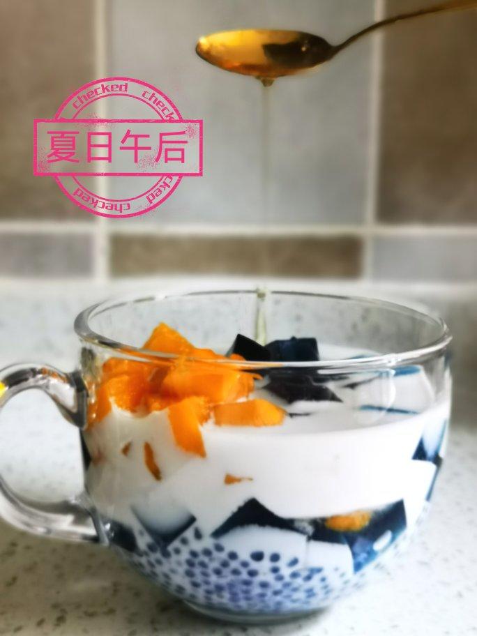 蝶豆花椰汁西米露