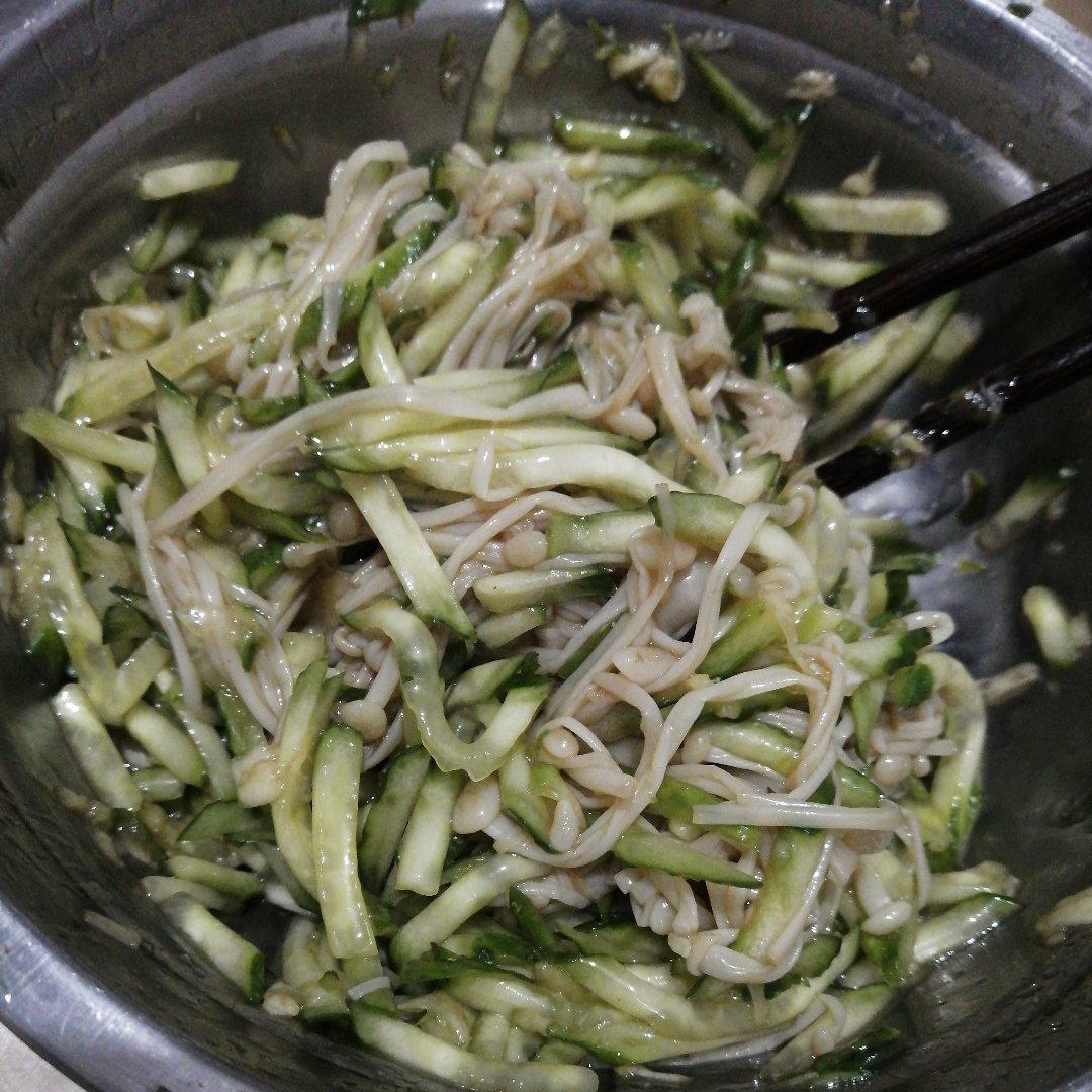 爽口金针菇拌黄瓜🥒
