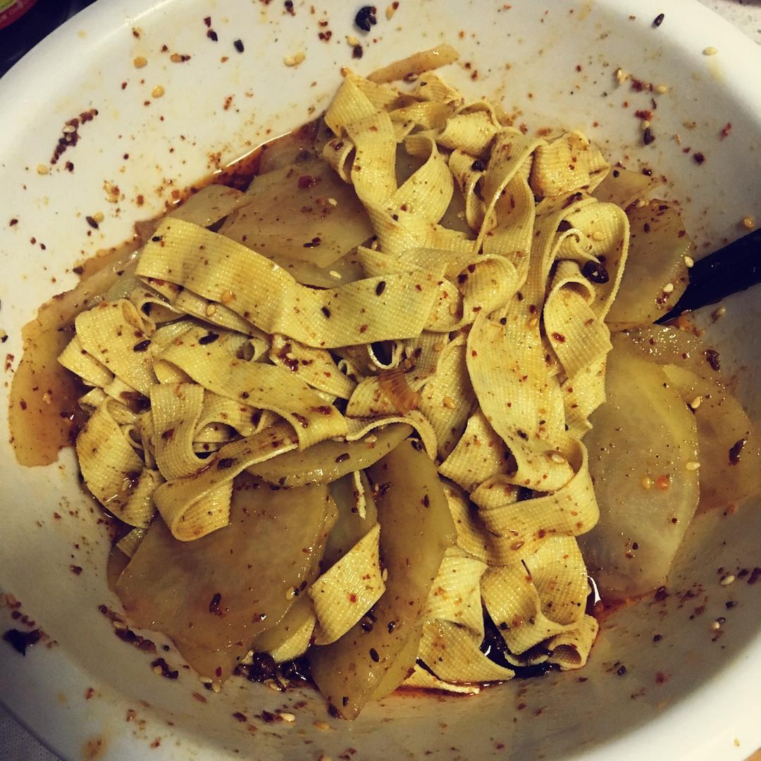 兰州风味麻辣土豆片（又名：通渭路土豆片、马三洋芋片）