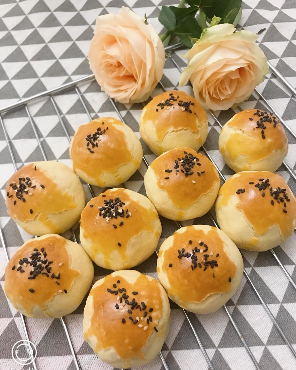 《Tinrry+》菠萝蛋黄酥（超快手、免揉、不用开酥）