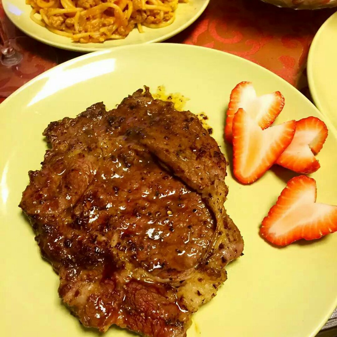 黑椒牛排（配土豆/鸡蛋，意面/蔬菜）