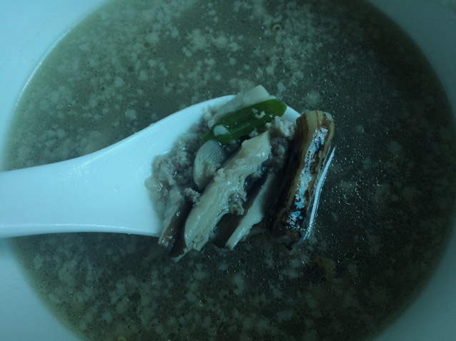 夏天的云南炒鸡纵菌