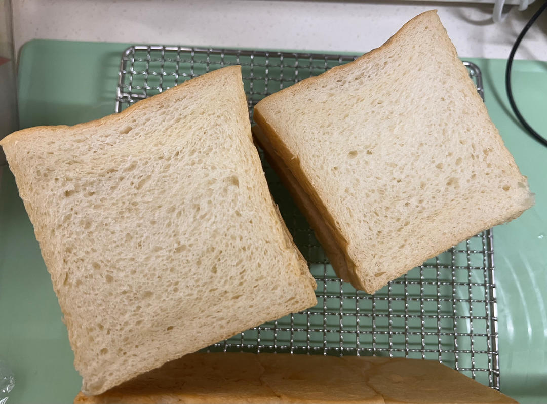 软到拿不起来的生吐司