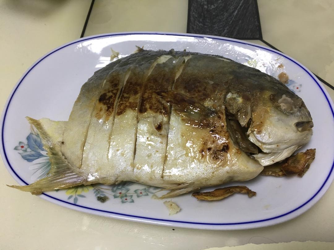 盐煎鲳鱼