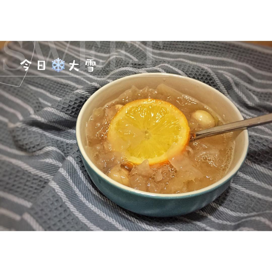 银耳莲子羹
