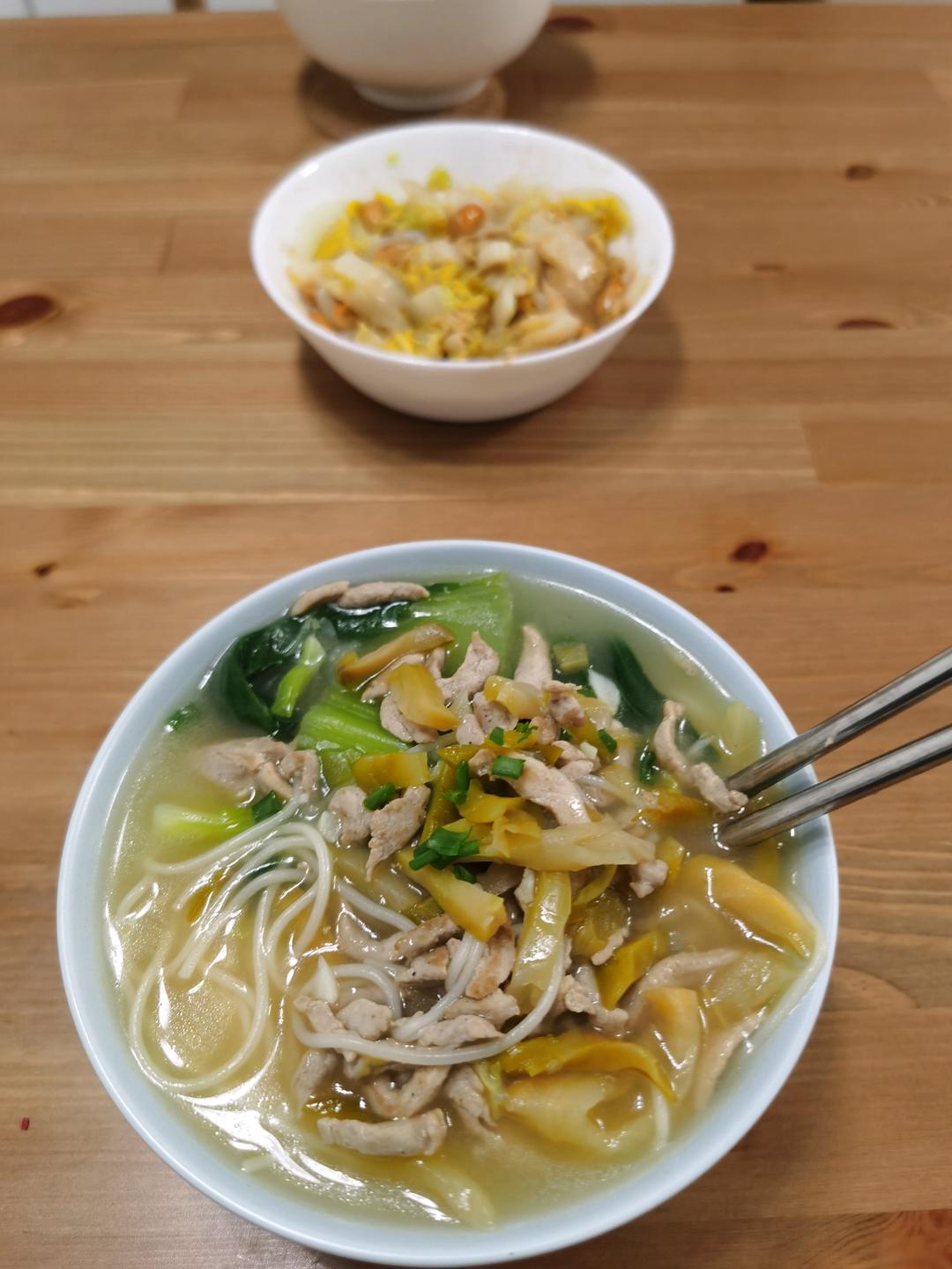 榨菜肉丝面