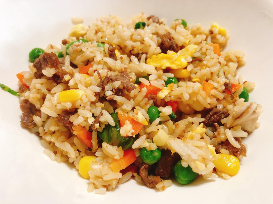 时蔬牛肉粒炒饭