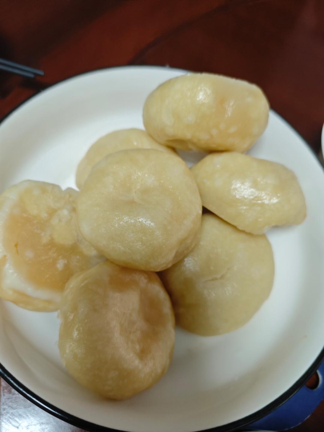 松软香甜的奶黄包，很快就可以搞定。