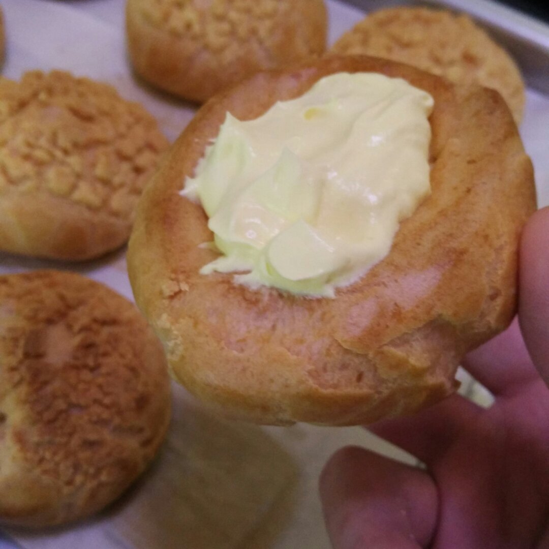 酥皮奶油泡芙--#皮黑森林#