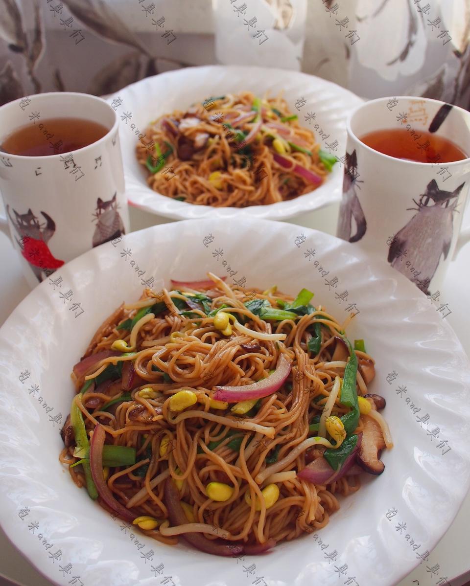 豉油皇炒面Stir fried noodles with special soy sauce