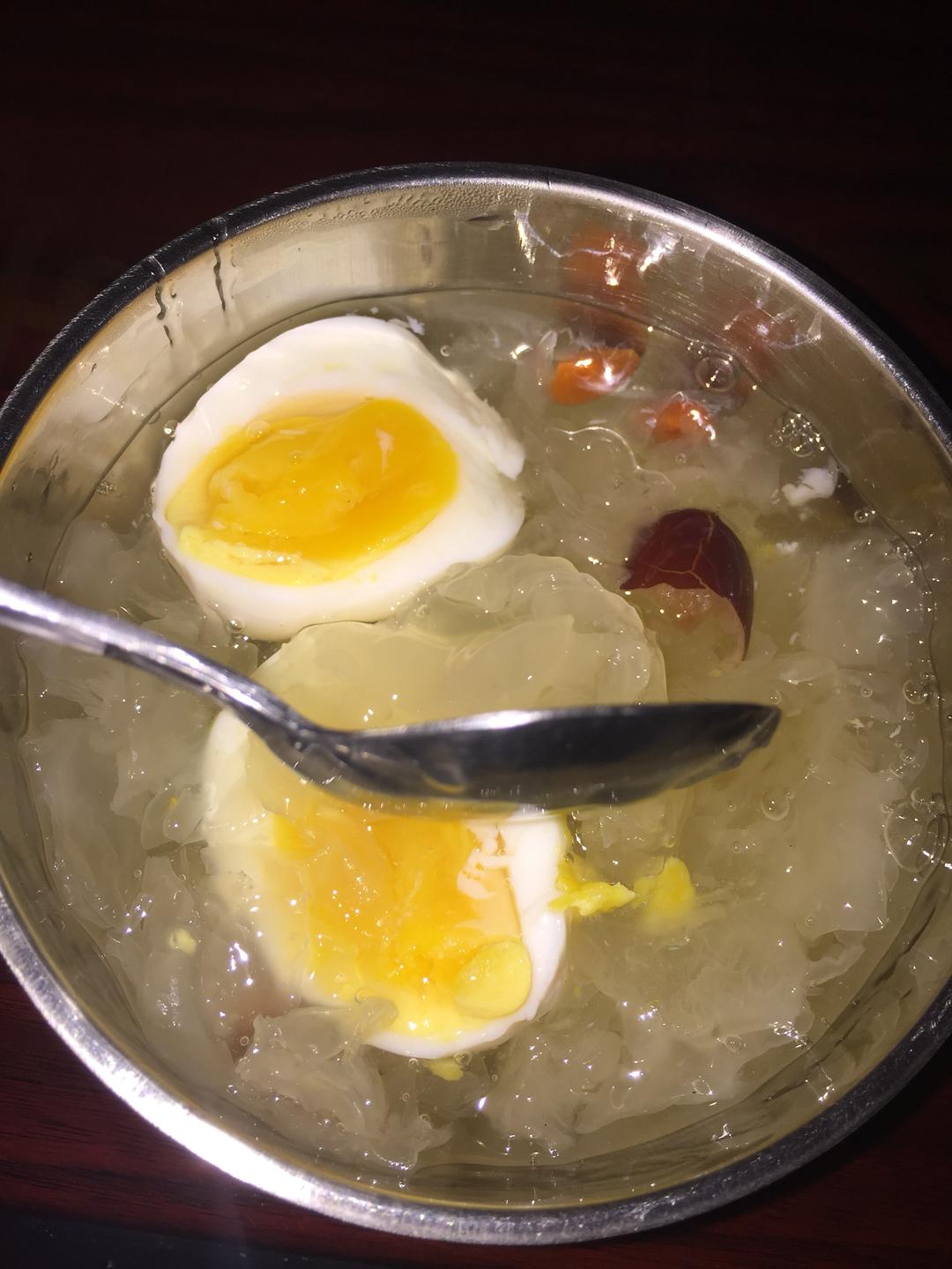 雪梨银耳鸡蛋红枣糖水的做法
