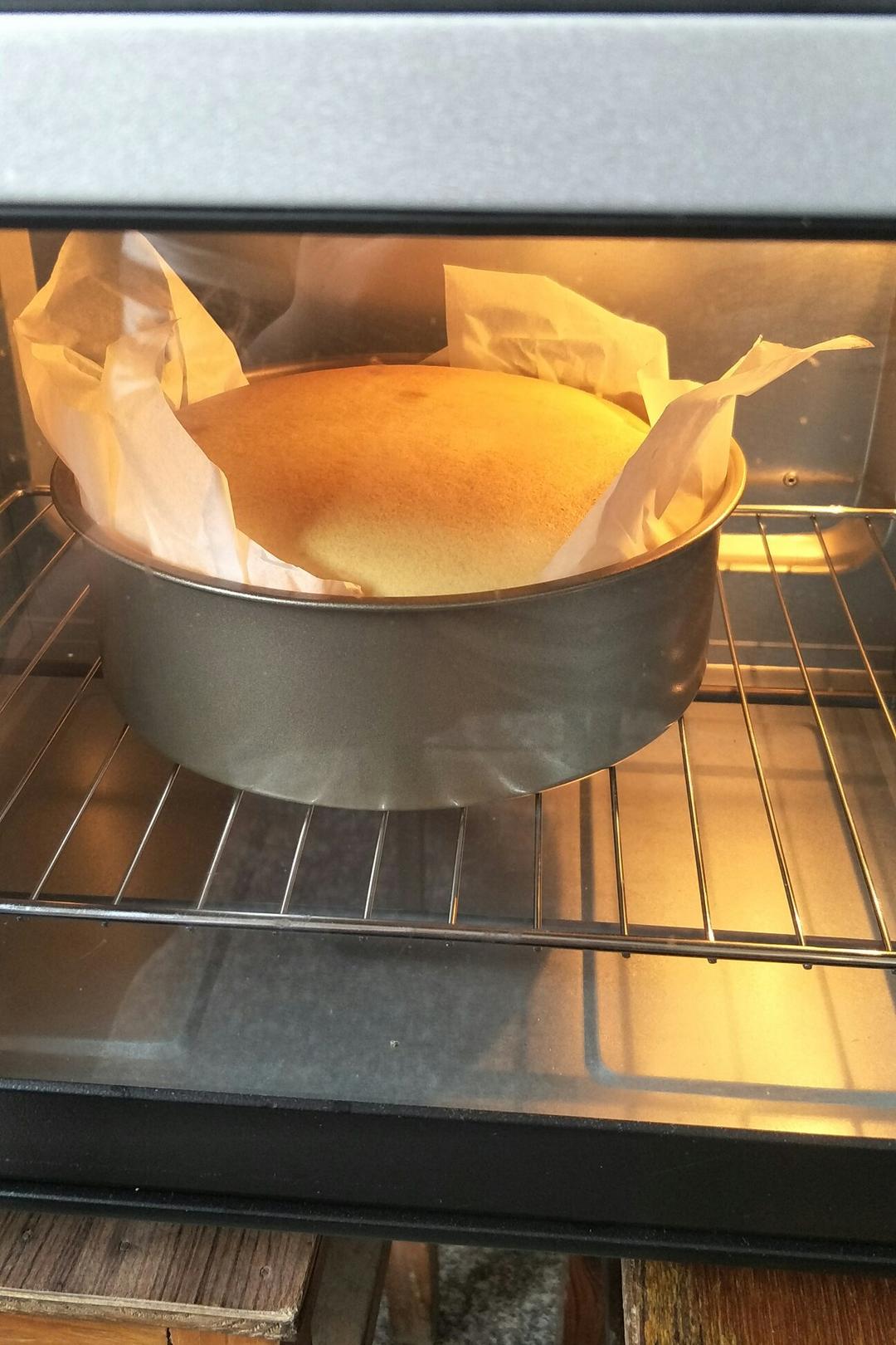 烤箱做蛋糕（戚风蛋糕的做法）