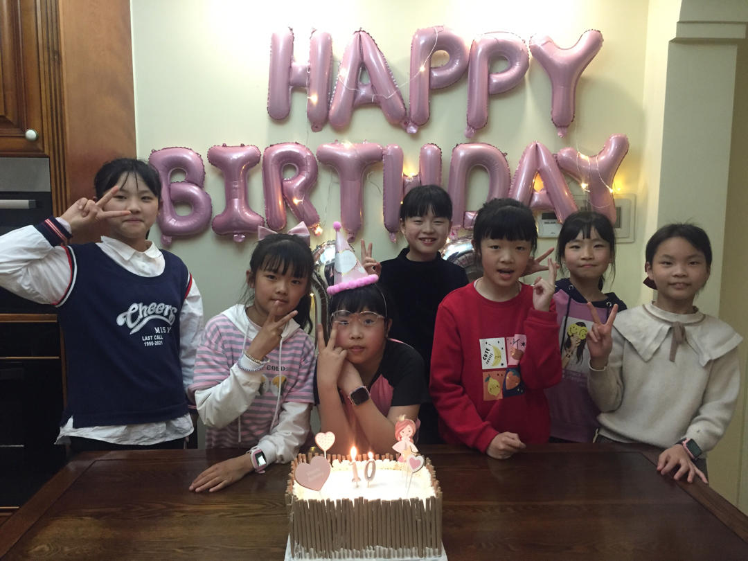 低调奢华长方形草莓奶油生日蛋糕less is more