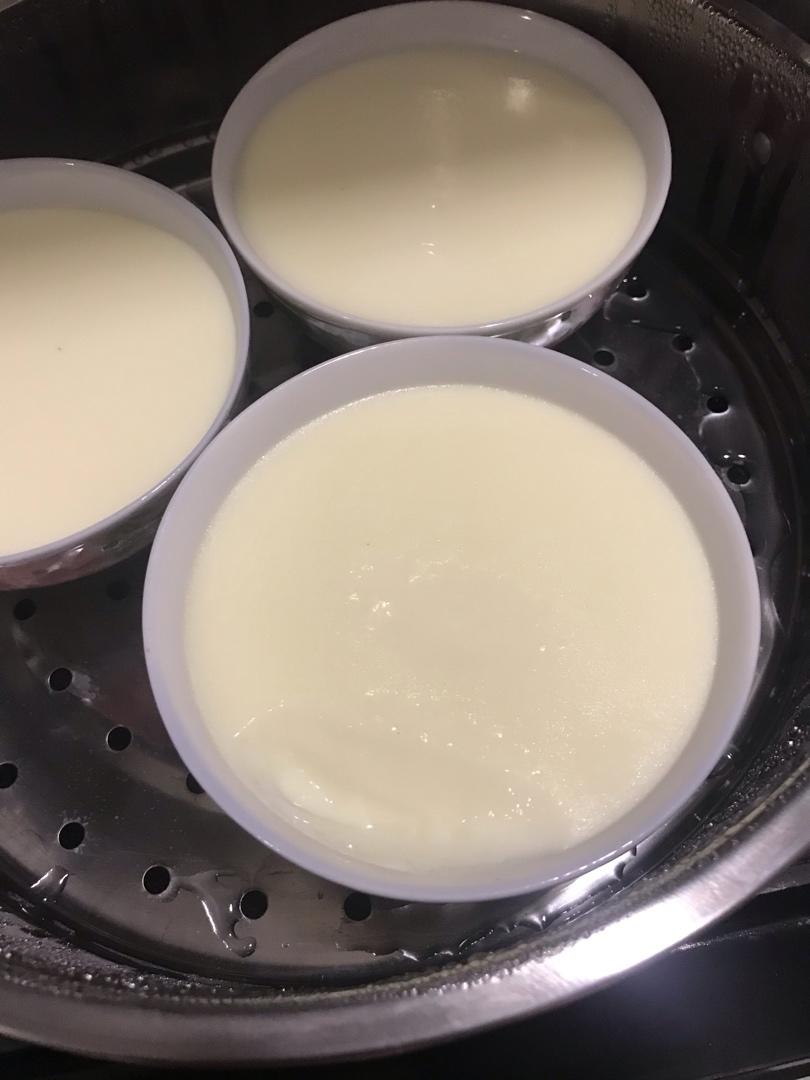 滑溜溜的牛奶炖蛋