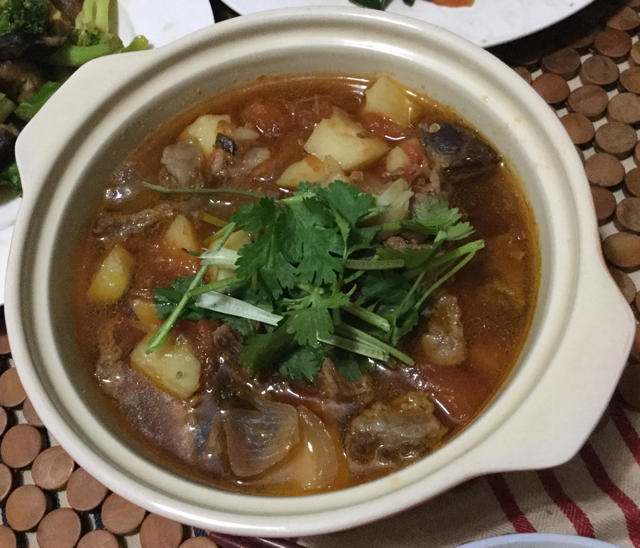 番茄土豆炖牛腩