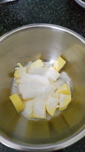 香酥的牛油小花曲奇的做法 步骤1