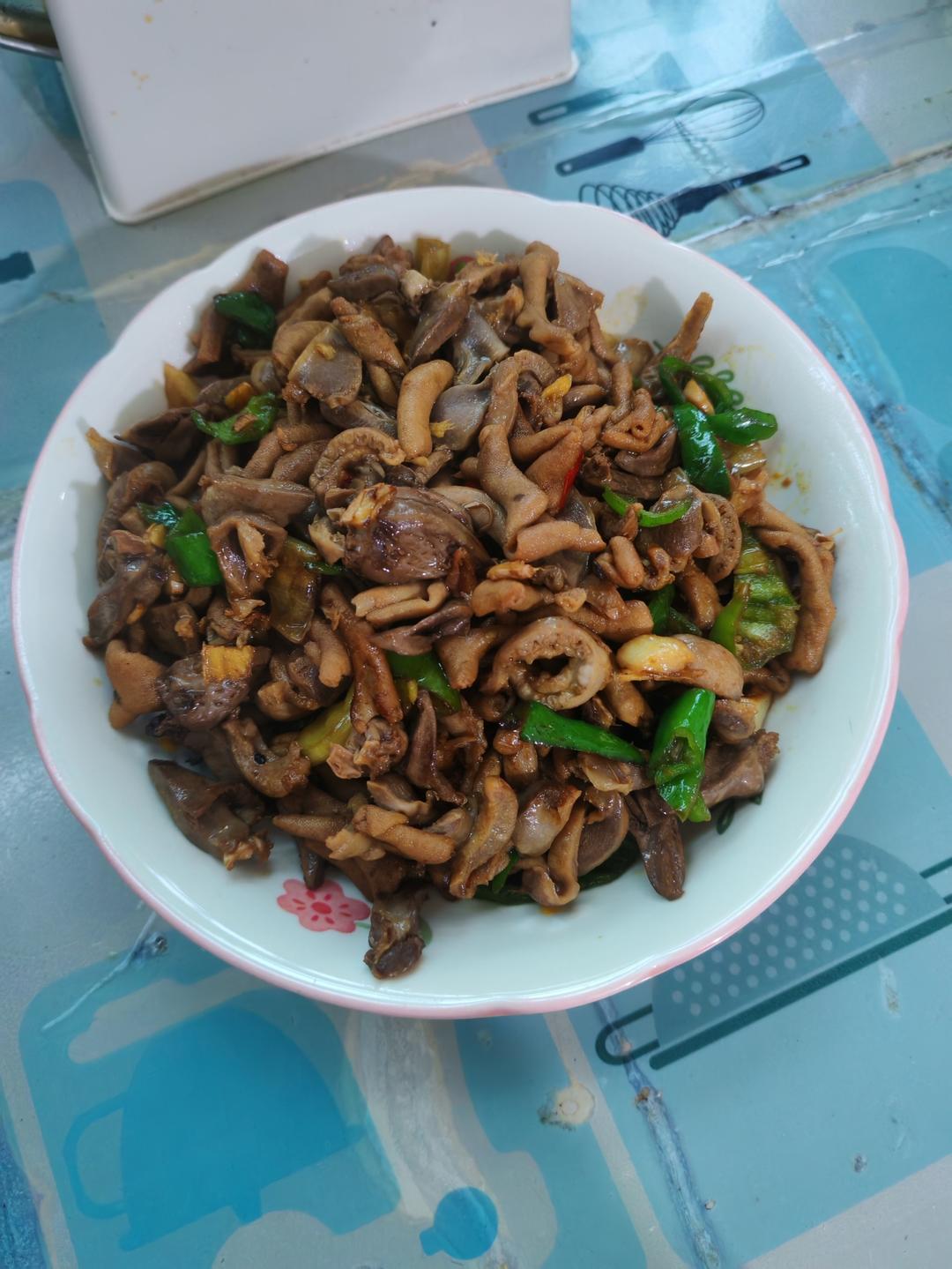 泡椒炒鸡杂