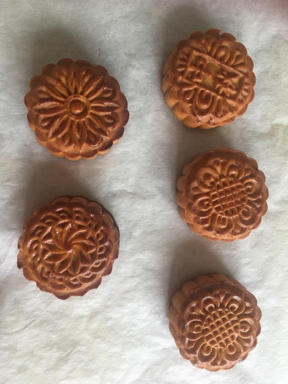 广式月饼——蛋黄莲蓉月饼