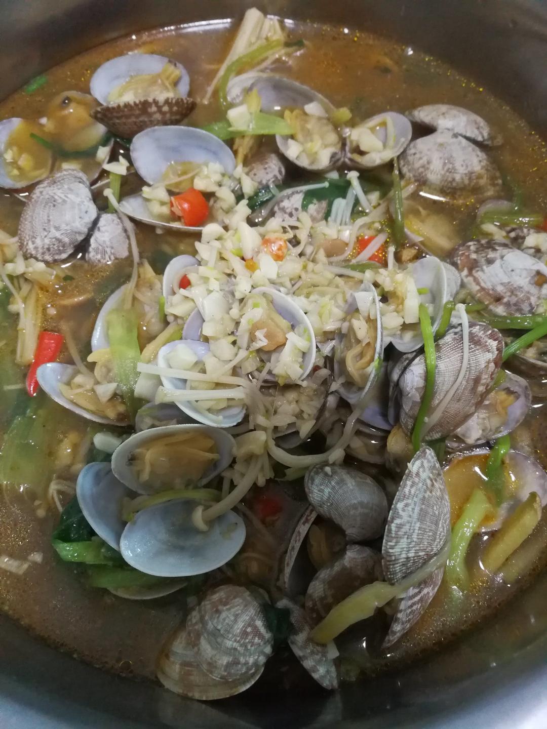 香辣锡纸花甲粉