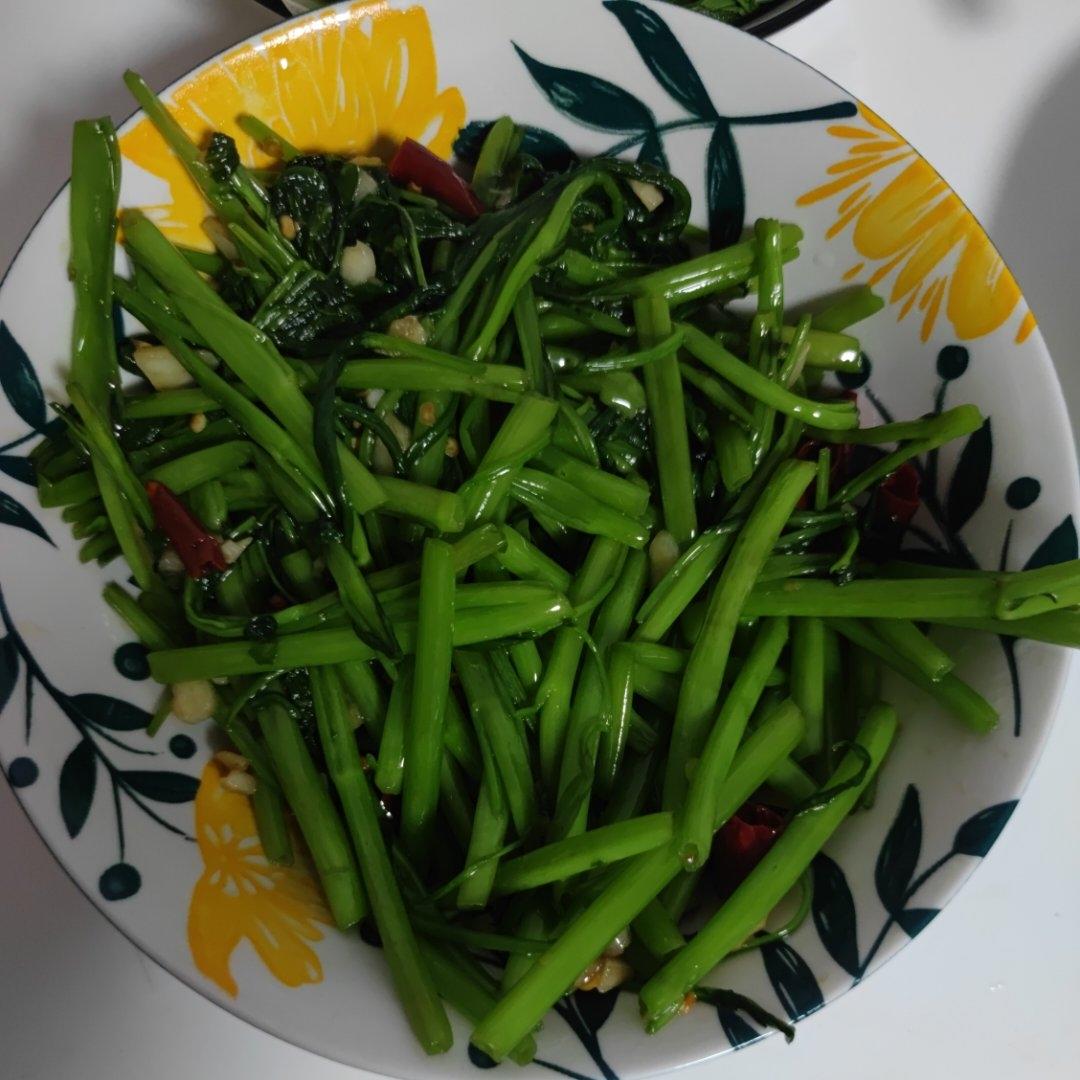 炝炒空心菜（不黑的秘密）