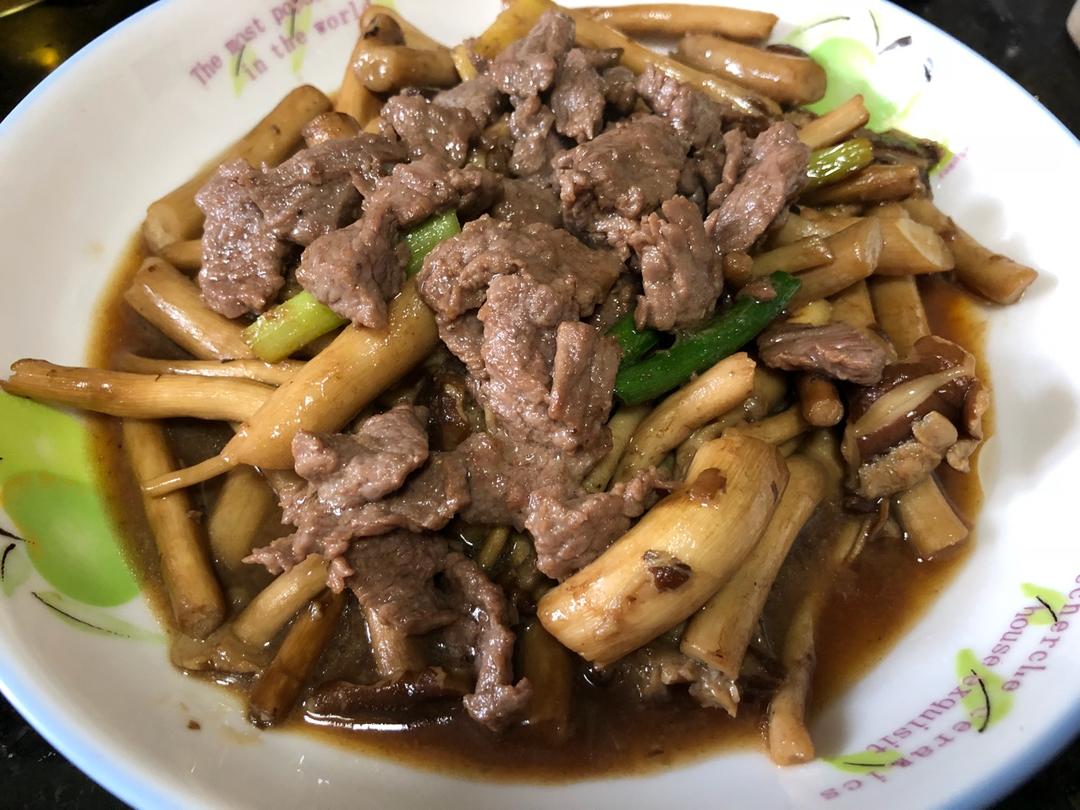 牛肉丝炒茶树菇