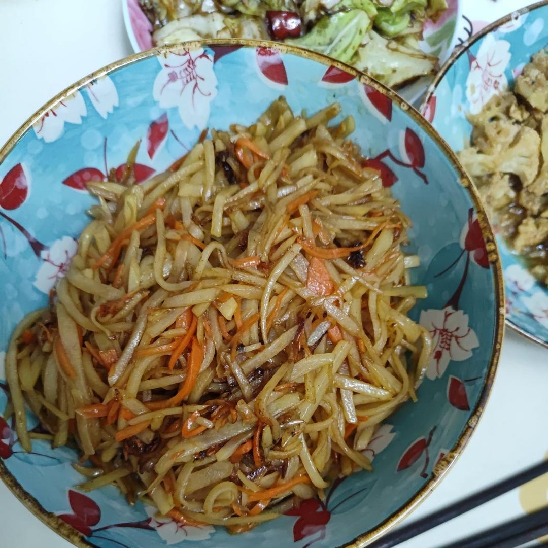 炒胡萝卜土豆丝