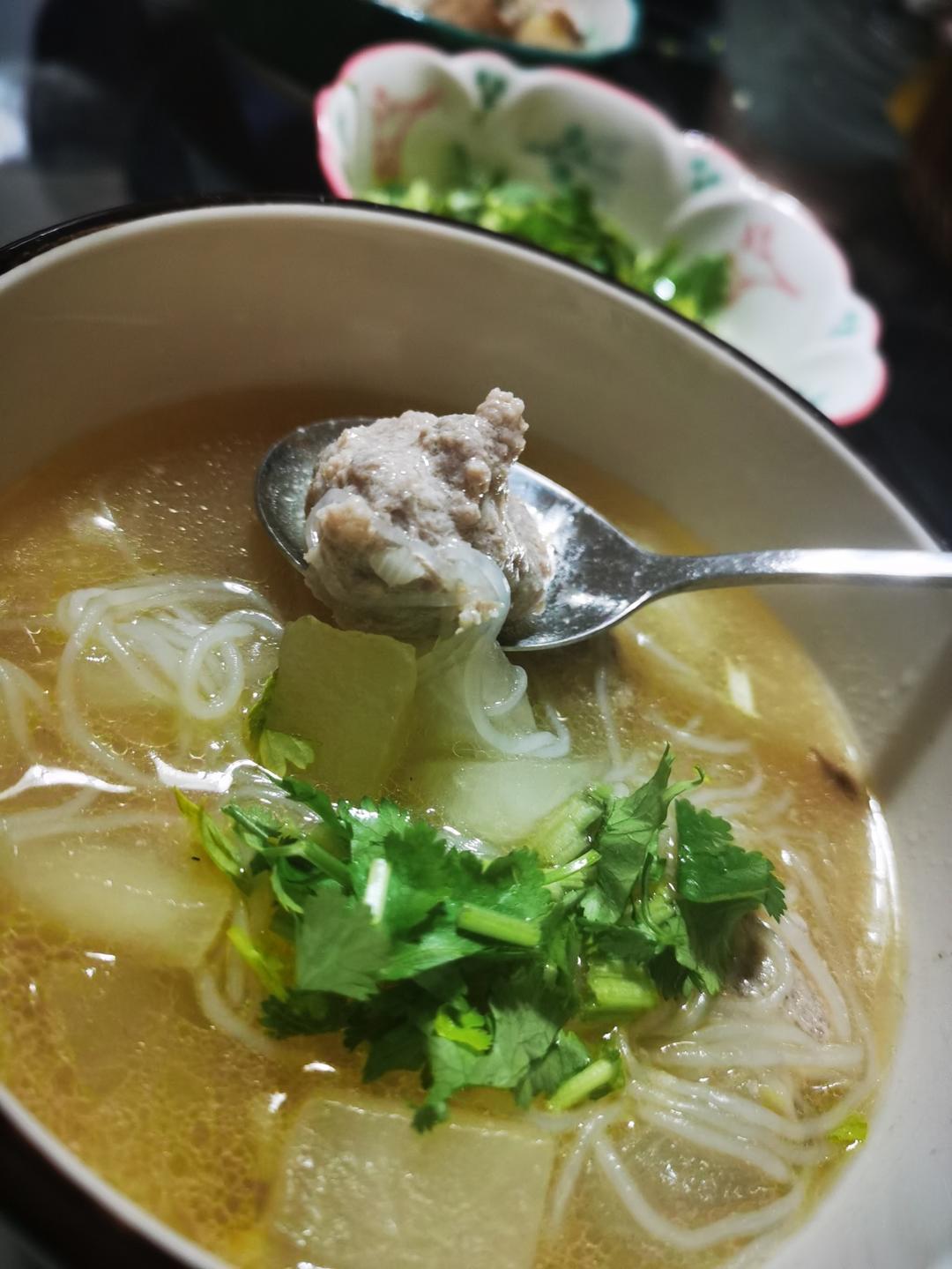 巨鲜美的冬瓜丸子汤