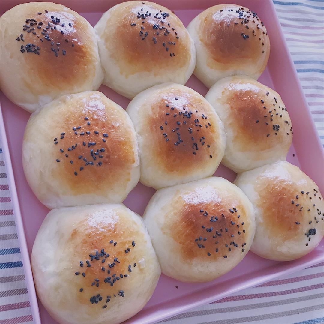 超软牛奶小餐包