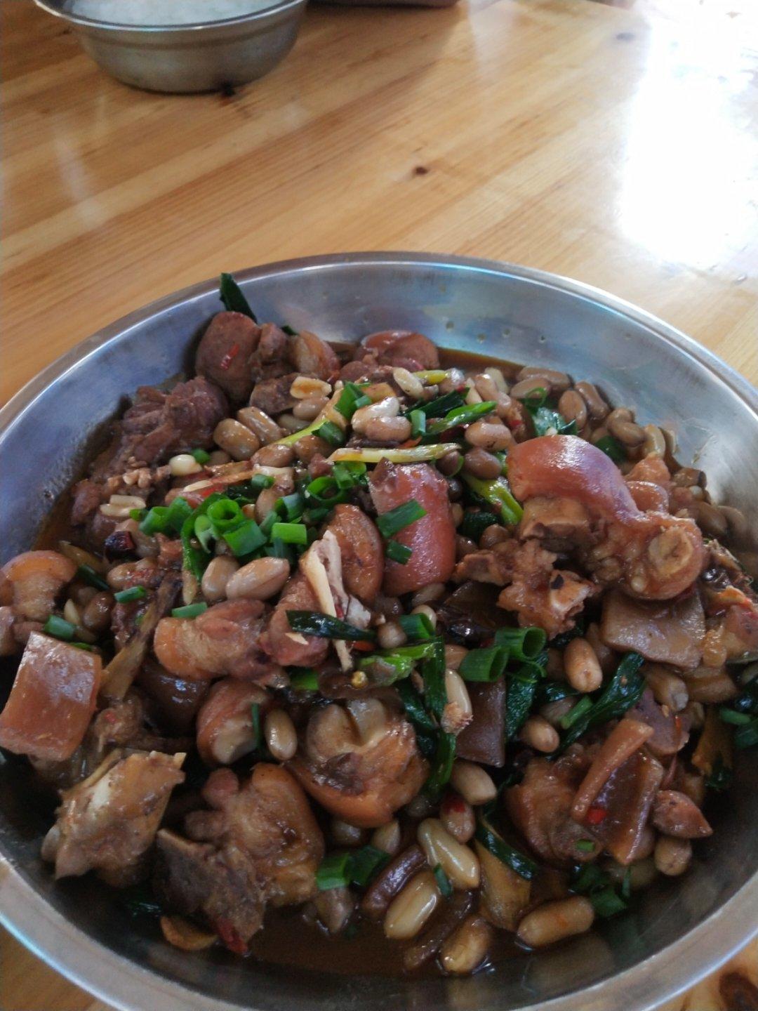 花生豆酱焖猪脚