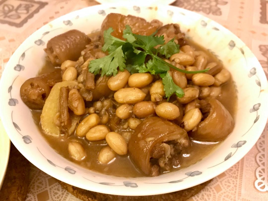 花生猪尾煲