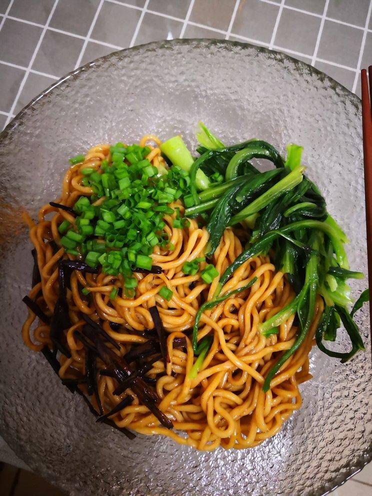 王小壮-1做的葱油面