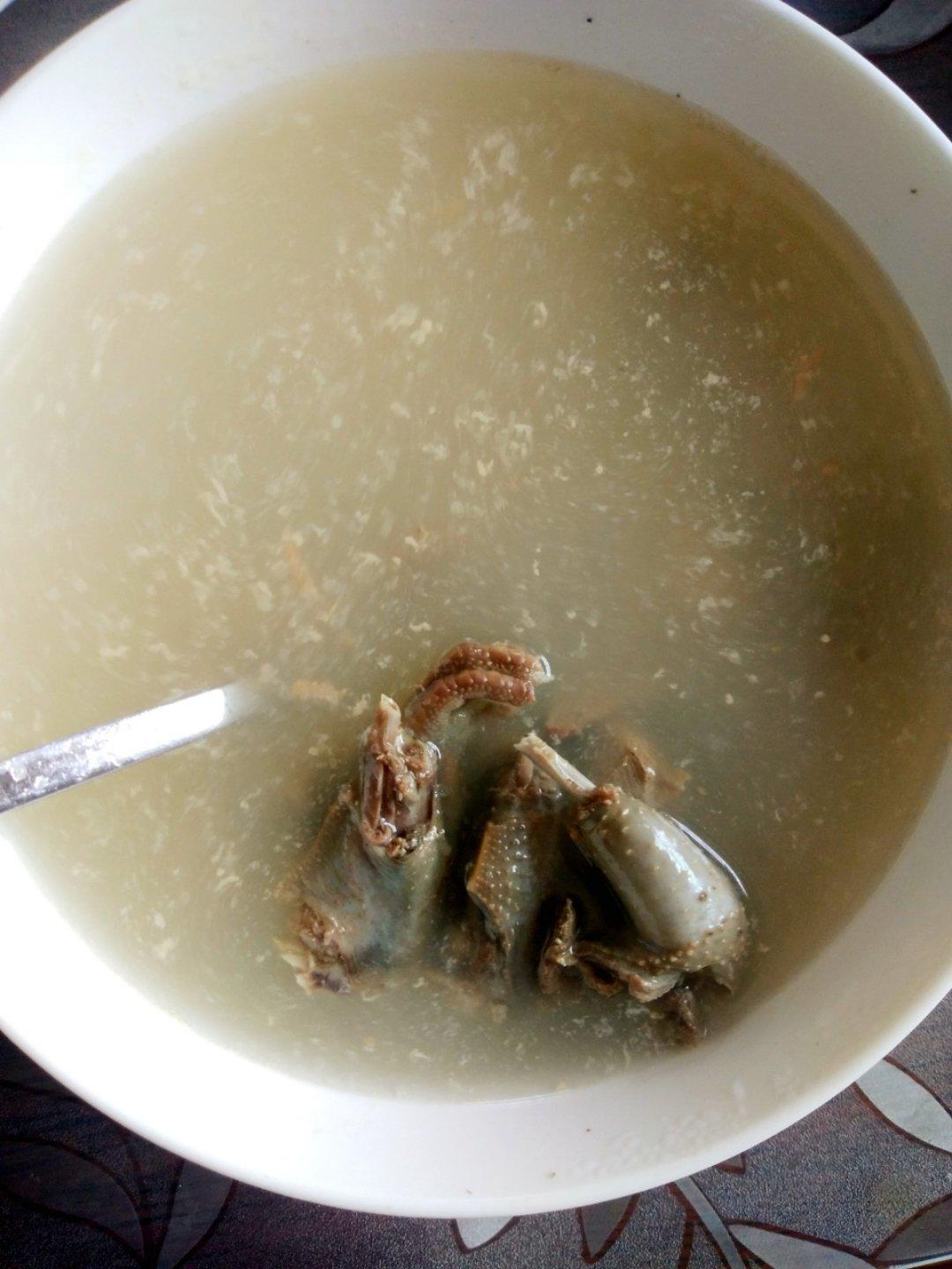 红枣枸杞鸽子汤，简单易学，鲜美又营养，老少皆宜
