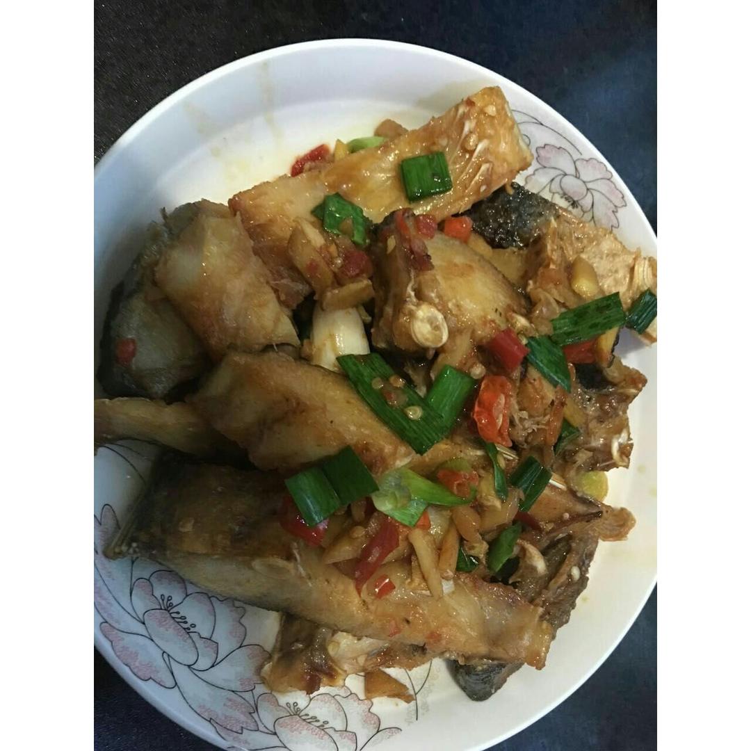 红烧咸鱼