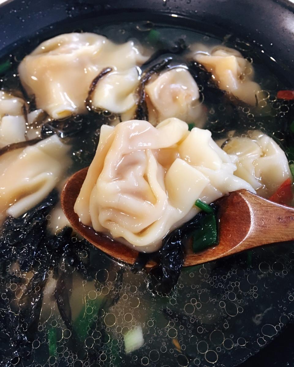 老上海老店小馄饨包法