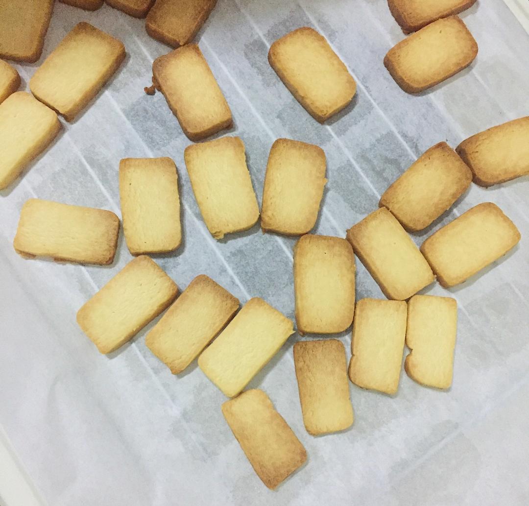 极简风炼奶小饼干