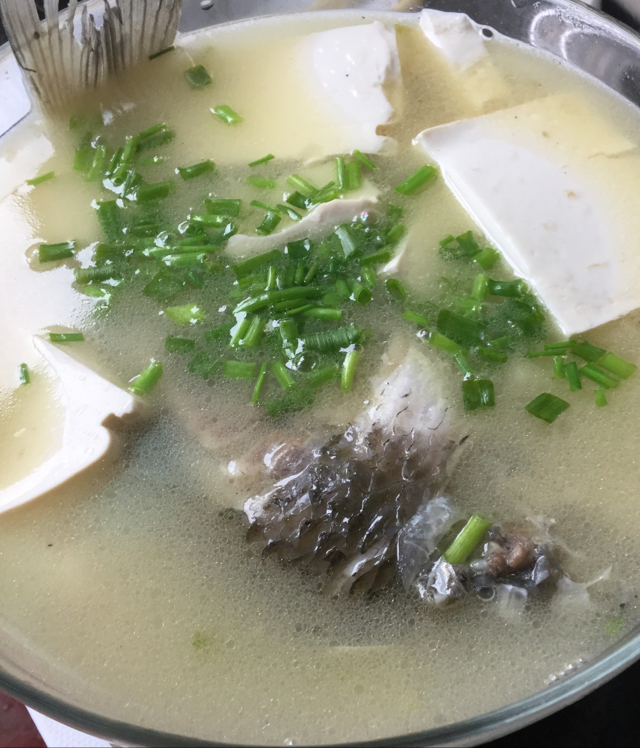 鲫鱼豆腐汤